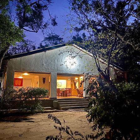 Villa Waters Edge, Anuradhapura Exterior foto